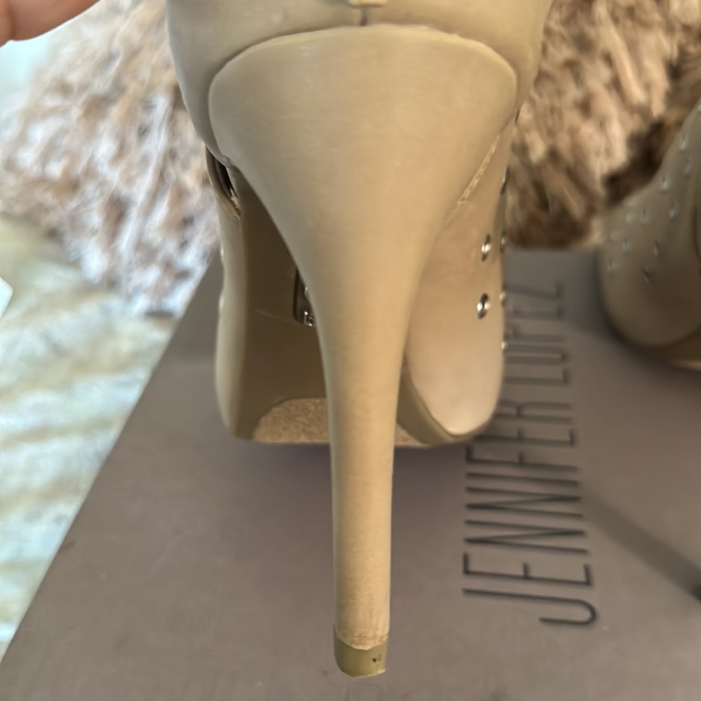 JLO MIANUDE shoes. Size 8.5. In mint condition. Original box. - Picture 7 of 10